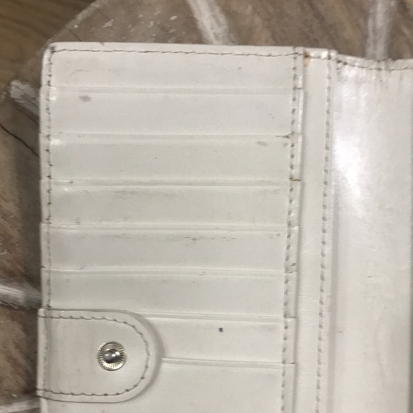 Kate Spade wallet - Picture 4 of 9